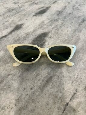 Vintage Wilson Cat-Eye Women's Sunglasses in Ivory